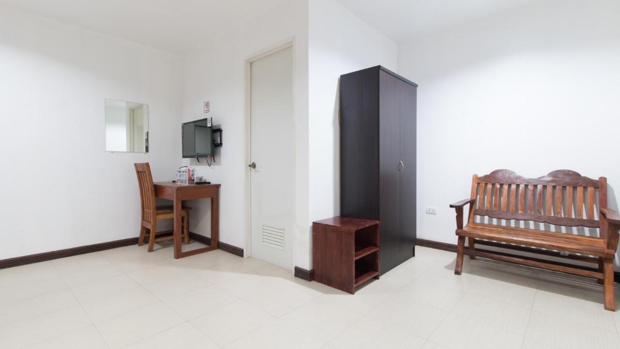 Reddoorz Plus Near Vigan City Commercial Center Dış mekan fotoğraf