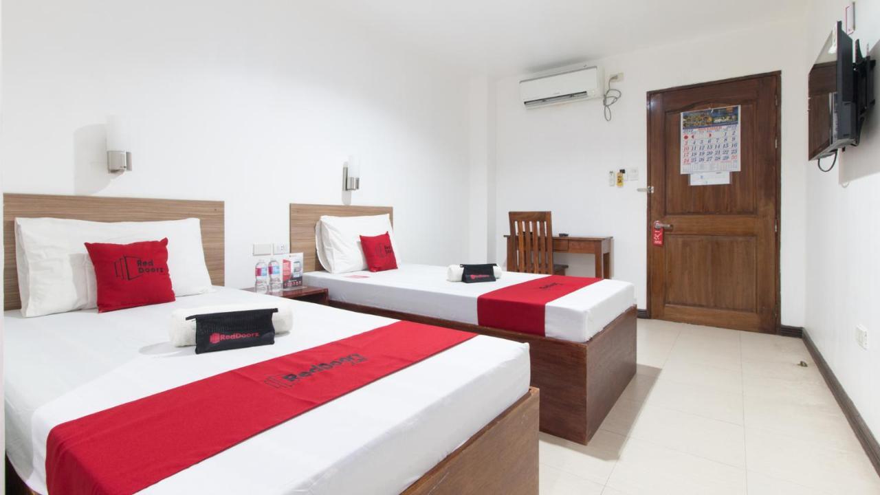 Reddoorz Plus Near Vigan City Commercial Center Dış mekan fotoğraf