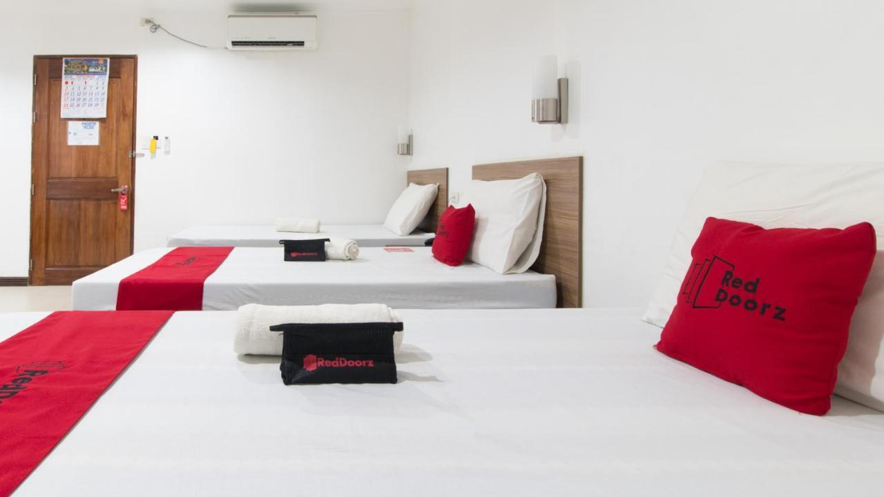 Reddoorz Plus Near Vigan City Commercial Center Dış mekan fotoğraf