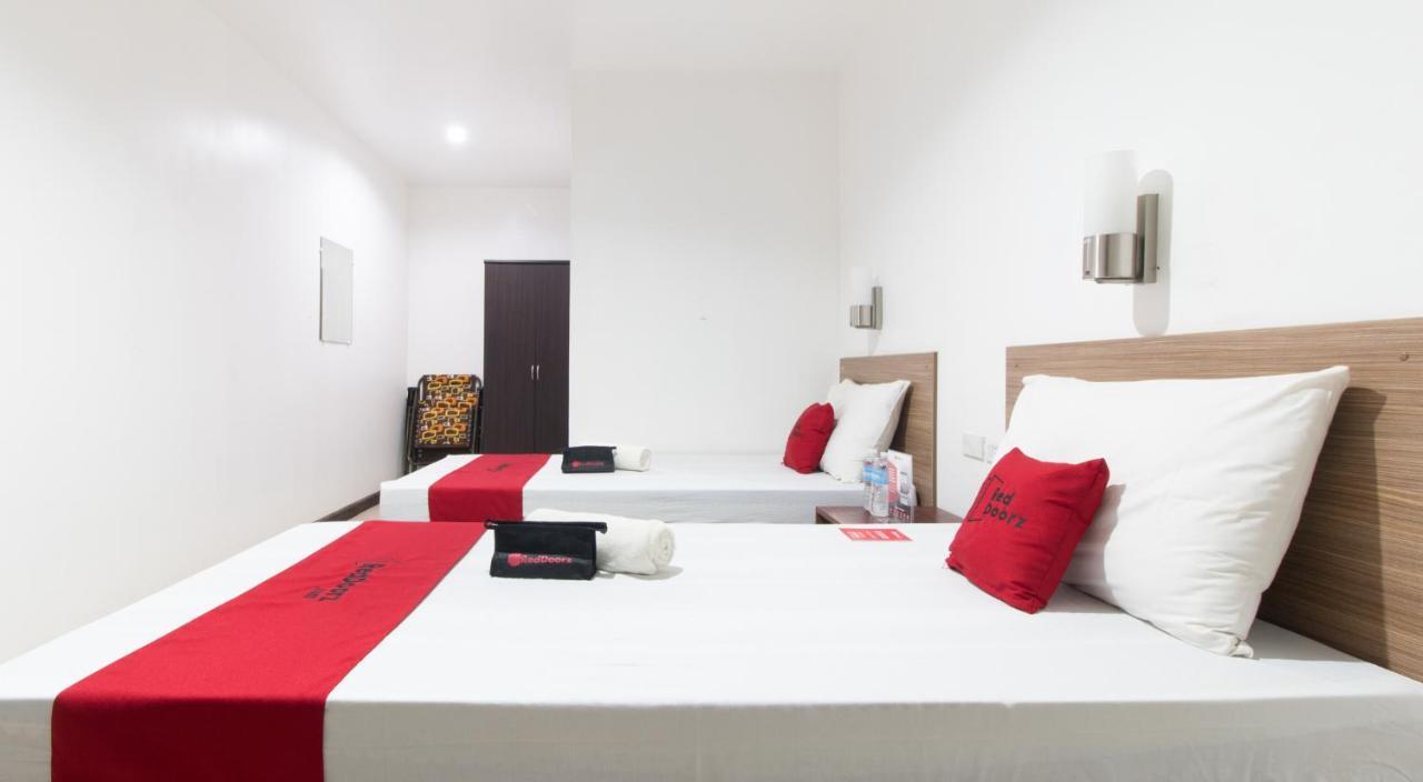 Reddoorz Plus Near Vigan City Commercial Center Dış mekan fotoğraf